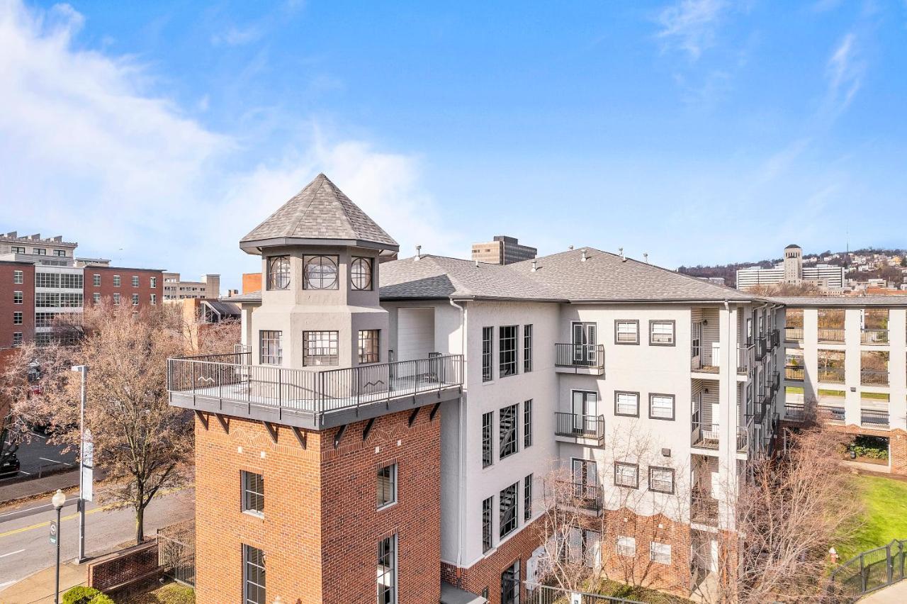 Frontdesk Bracken House Apts North Shore بيتسبرغ المظهر الخارجي الصورة